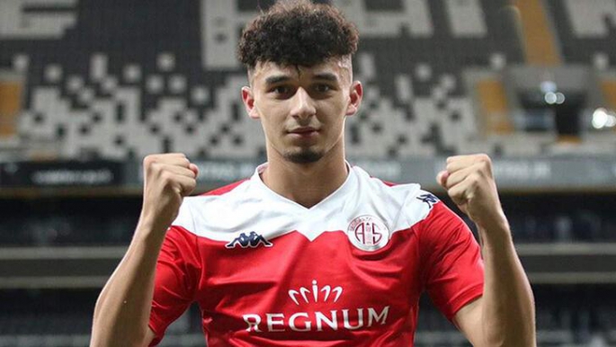 Gökdeniz Bayrakdar'a 3 milyon euroluk resmi teklif! İşte yen adresi