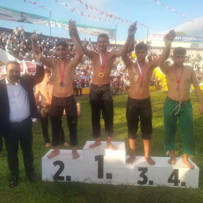 İbrahim Çağan Öztürk Taşköprü Güreşlerinde 2. Oldu