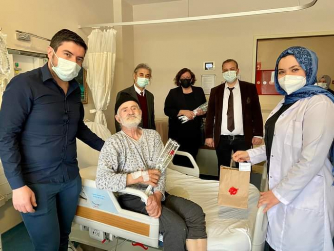 Kandıra Devlet Hastanesinde Yaşlılar Unutulmadı 