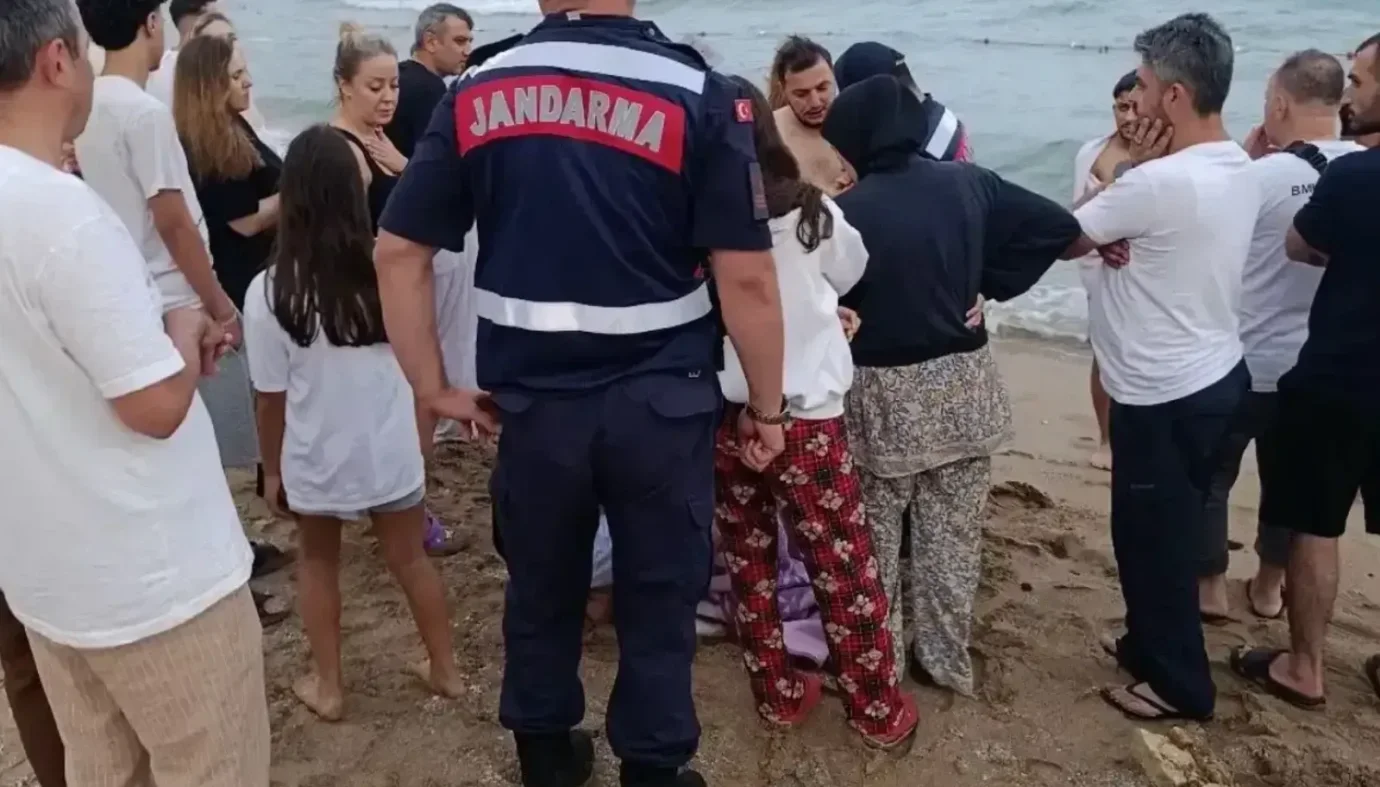 Kumcağız’da abla kardeş dalgalara kapıldı!